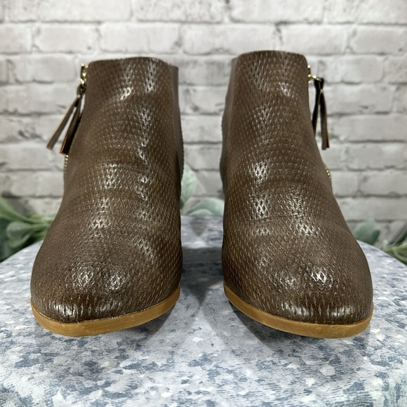 BareTraps Noelani Dark Olive Perforated Round Toe Ankle Booties WMS 9M🌟EUC🌟 - Picture 2 of 11